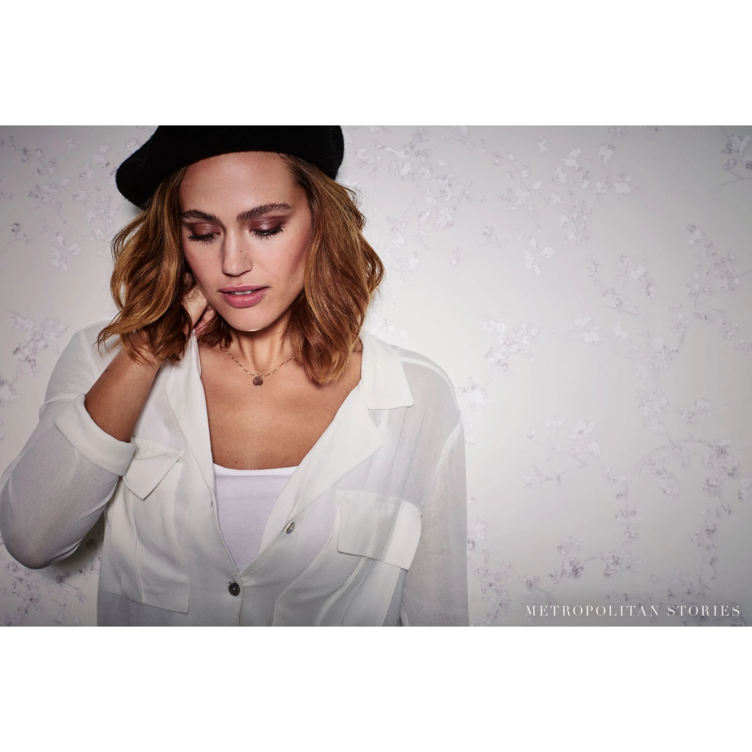 A.S. Creation Metropolitan Stories | 368961 | Papier Peint Intissé Floral | 0.53 M X 10.05 M | écru 6 A.S. Creation Metropolitan Stories | 368961 | Papier Peint Intissé Floral | 0.53 M X 10.05 M | écru – Image 6