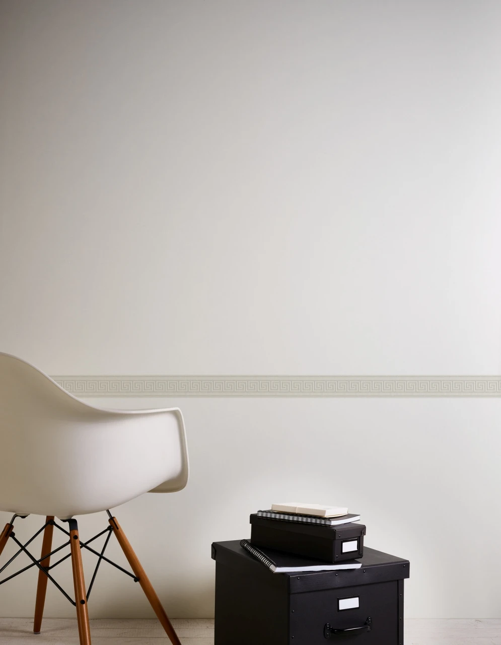 A.S. Creation Only Borders 9 | 895912 | Frise Murale Adhésive | 0.04 M X 5 M | Argent 2 A.S. Creation Only Borders 9 | 895912 | Frise Murale Adhésive | 0.04 M X 5 M | Argent – Image 2