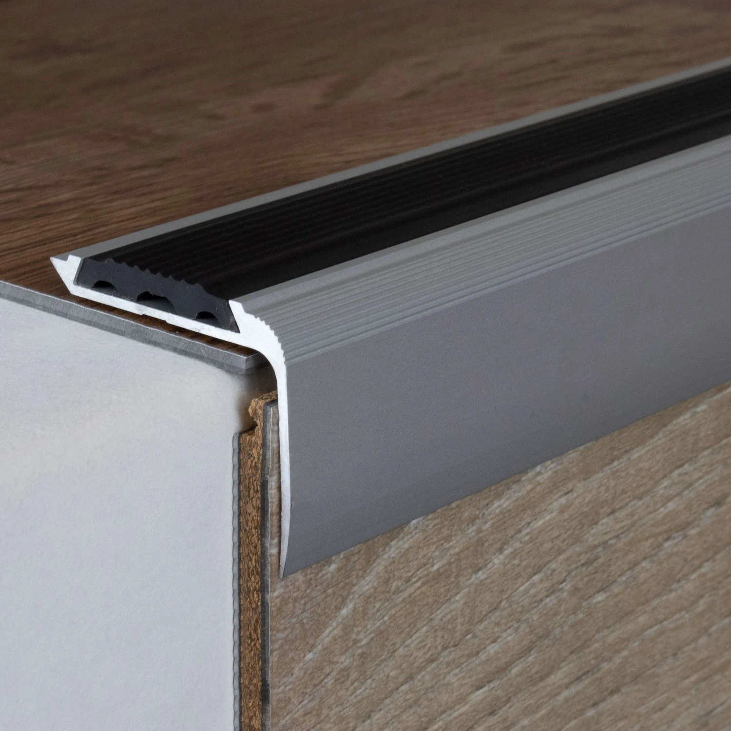 Nez De Marche | Cornière 27 Mm X 40 Mm | Aluminium Anodisé 5 Nez De Marche | Cornière 27 Mm X 40 Mm | Aluminium Anodisé – Image 5