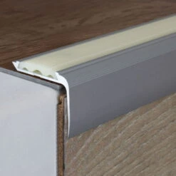 Nez De Marche | Cornière 27 Mm X 40 Mm | Aluminium Anodisé 20 Nez De Marche | Cornière 27 Mm X 40 Mm | Aluminium Anodisé -Maison Décorer Magasin AUER0082 silber2 2021