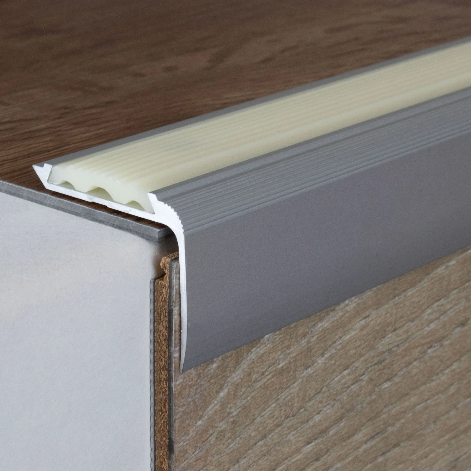 Nez De Marche | Cornière 27 Mm X 40 Mm | Aluminium Anodisé 8 Nez De Marche | Cornière 27 Mm X 40 Mm | Aluminium Anodisé – Image 8