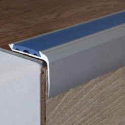 Nez De Marche | Cornière 27 Mm X 40 Mm | Aluminium Anodisé 22 Nez De Marche | Cornière 27 Mm X 40 Mm | Aluminium Anodisé -Maison Décorer Magasin AUER0082 silber4 2021