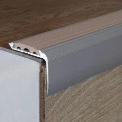 Nez De Marche | Cornière 27 Mm X 40 Mm | Aluminium Anodisé 24 Nez De Marche | Cornière 27 Mm X 40 Mm | Aluminium Anodisé -Maison Décorer Magasin AUER0082 silber6 2021