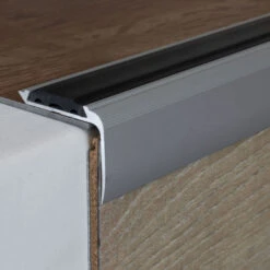 Nez De Marche | Cornière 27 Mm X 40 Mm | Aluminium Anodisé 19 Nez De Marche | Cornière 27 Mm X 40 Mm | Aluminium Anodisé -Maison Décorer Magasin AUER0082 silber glatt 2021