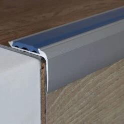 Nez De Marche | Cornière 27 Mm X 40 Mm | Aluminium Anodisé 16 Nez De Marche | Cornière 27 Mm X 40 Mm | Aluminium Anodisé -Maison Décorer Magasin AUER0082 silber glatt5 2021