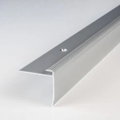 Profilé De Finition à Emboîter Avec Nez Pour épaisseur Sol Jusquà 3 Mm | Aluminium Anodisé -Maison Décorer Magasin AUER0478 01 SILBER
